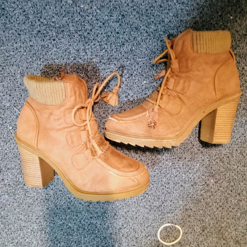 Size 6 Platform Tan Heeled Boots Chunky Heel Lace-Up Design Side Zip Boho Y2k